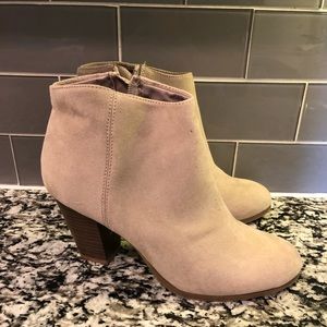 Women’s old navy size 9 nwot booties